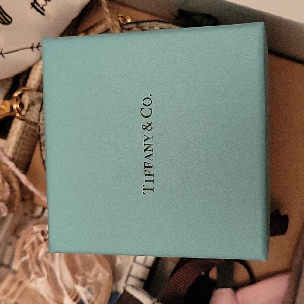 Tiffany & Co. Open heart pendant with silver chain - Picture 8 of 10